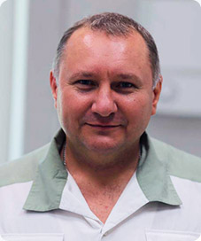 Врач-стоматолог,  ортопед Иванилов  Виктор  Иванович